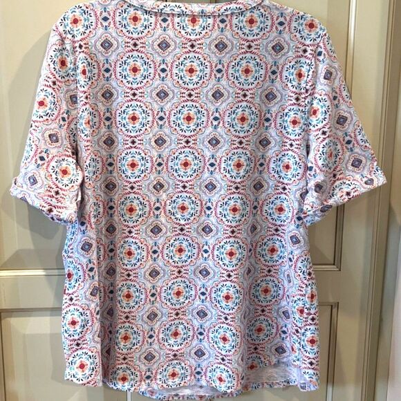 Croft and Barrow V-Neck Shirt - Size XL - Picture 2 of 3